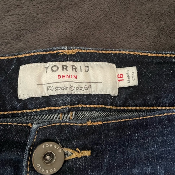 Torrid Dark Wash Jean Shorts - Picture 6 of 6